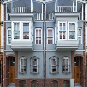 https://kiz-konak-boutique-hotel.istanbul-turkeyhotels.com